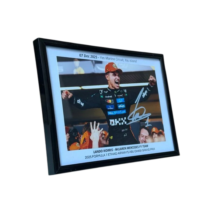 Fotografie - McLaren - Lando Norris - World Champion - 2025