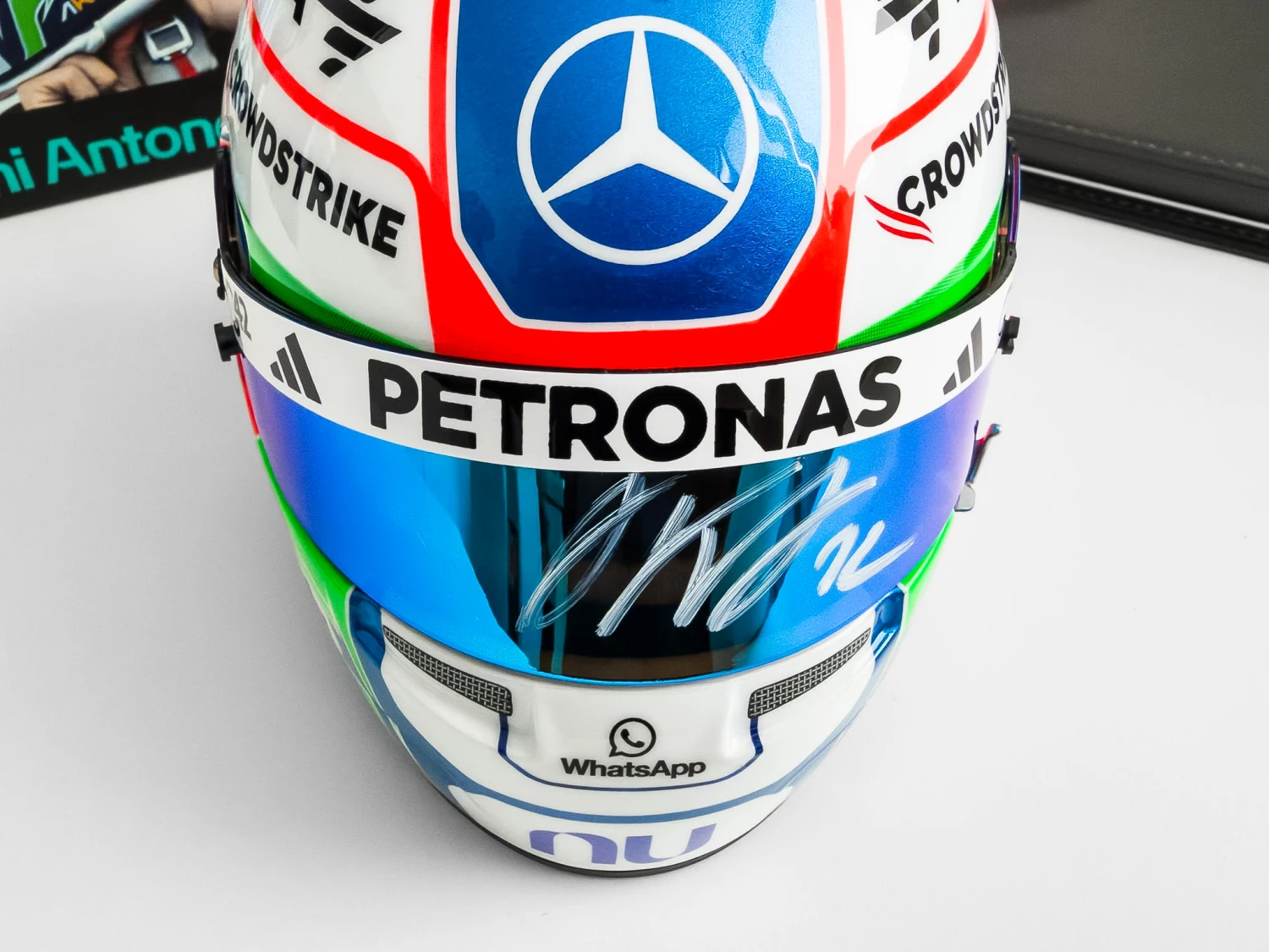 Helma 1:2 ve vitríně - Mercedes - Andrea Kimi Antonelli - 2026