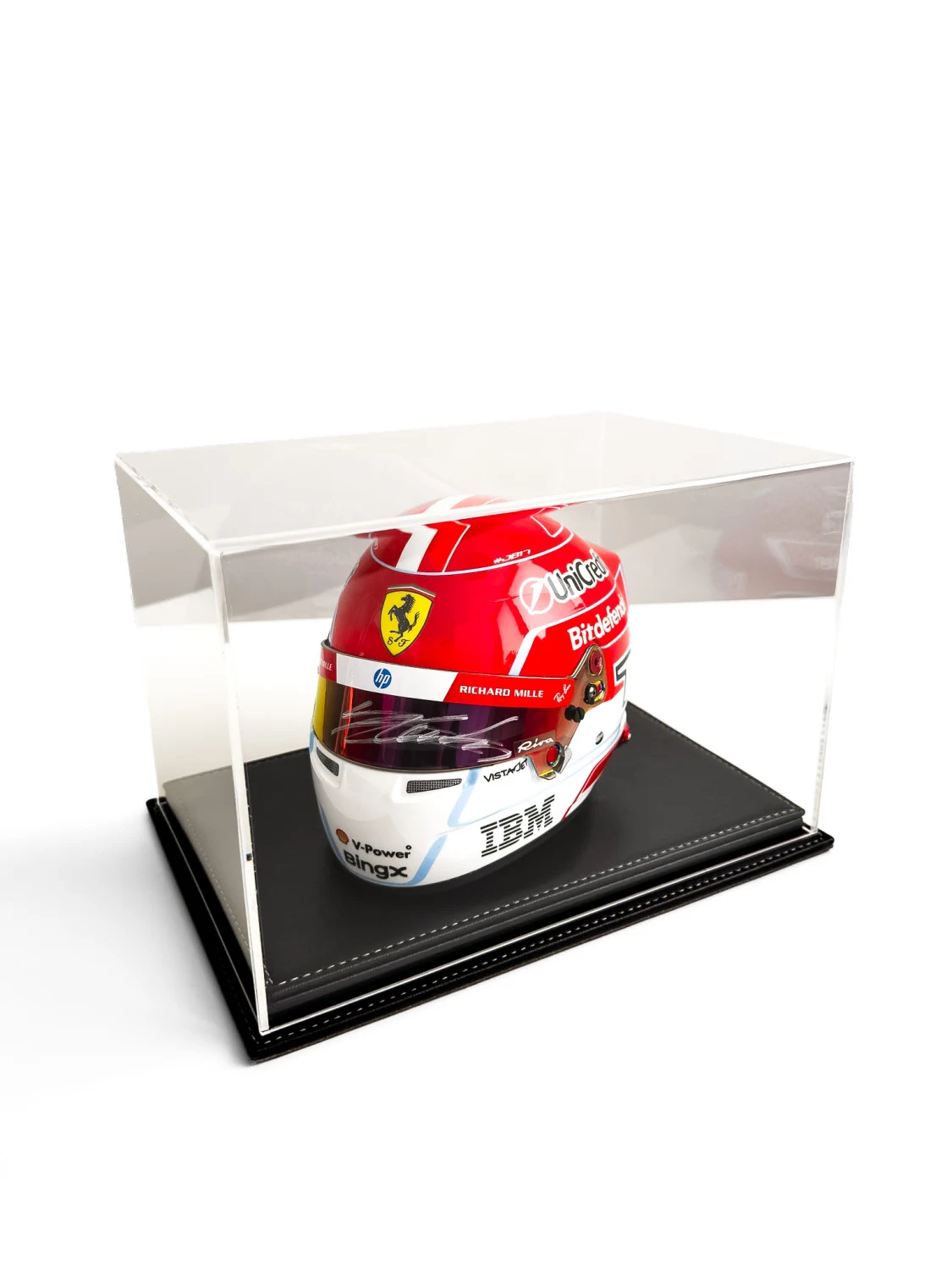 Helma 1:2 ve vitríně - Ferrari - Charles Leclerc - 2026